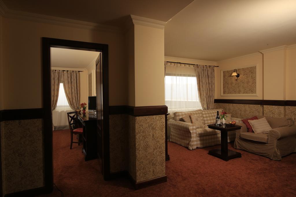 Nobillis - Carpathian Residence Peștera Bagian luar foto